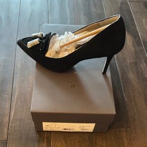 Ann Taylor Aiden Piped Tassel Pump